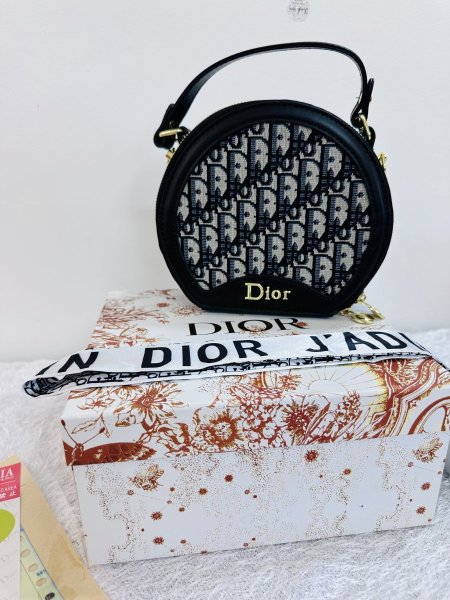 حقيبة Dior cross