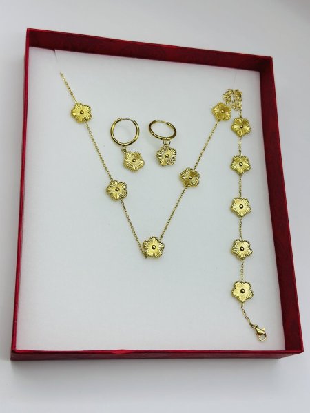 طقم van Cleef